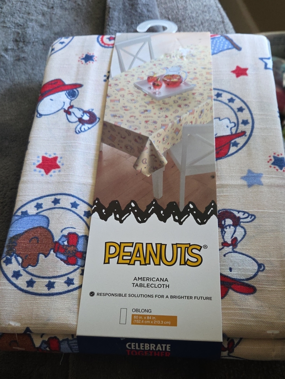 Peanuts tablecloth in White with Red & Blue Star Accents